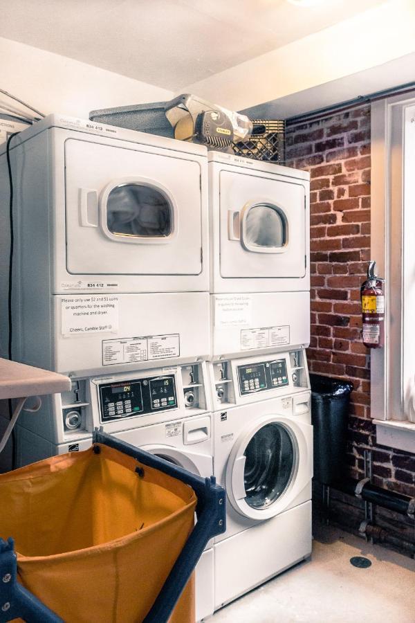 The Cambie Hostel Seymour Ванкувър Екстериор снимка