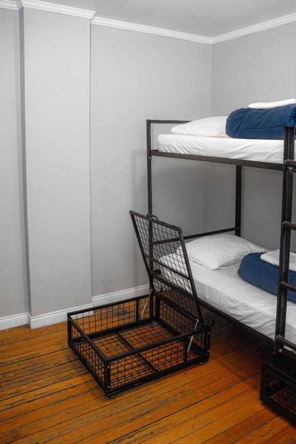 The Cambie Hostel Seymour Ванкувър Екстериор снимка