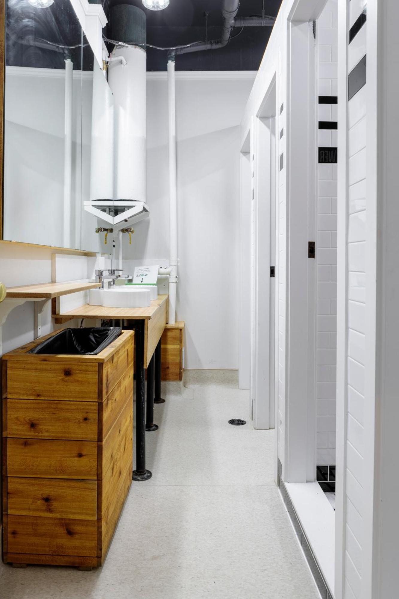 The Cambie Hostel Seymour Ванкувър Екстериор снимка